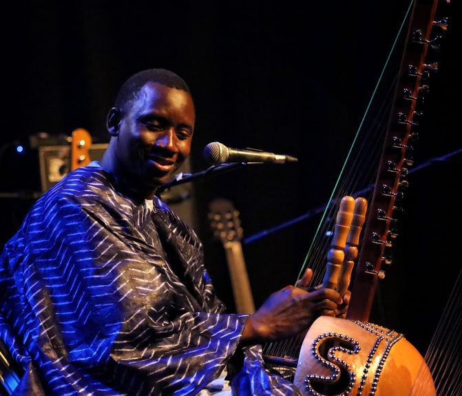 Sefo Kanuteh © Photo http://www.sefokanuteh.com